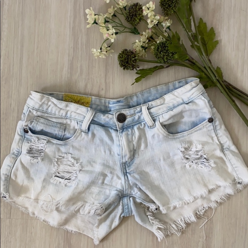 Light Wash Ripped Denim Cropped Shorts